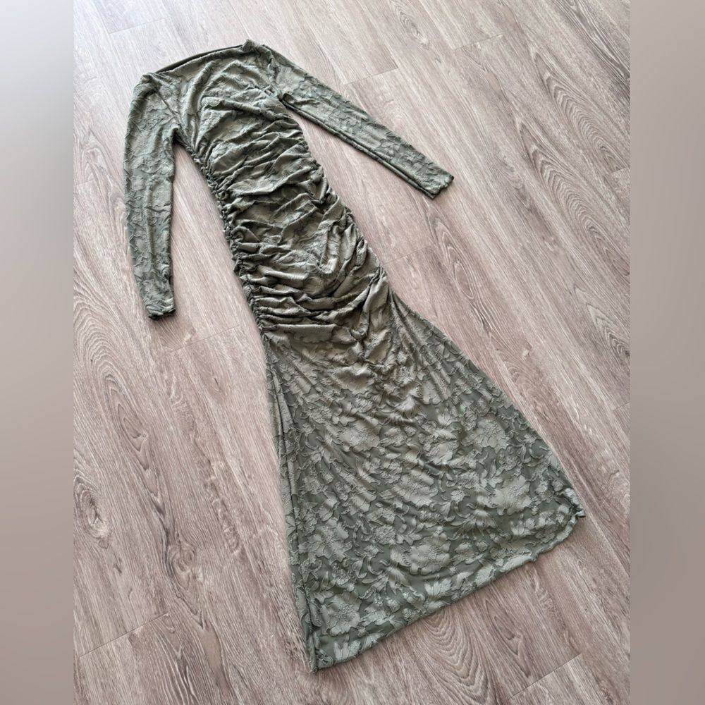 Mermaid Lace Dress - Picture 5 of 11